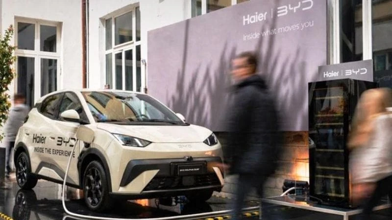 Ironia Byd, quando l’auto elettrica è “veramente” una lavatrice e fa il bucato