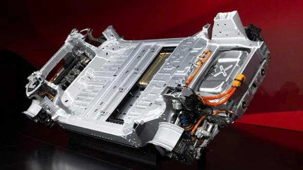 Dal cambio al volante al sound dell’Elettrica, quando la Ferrari guida l’innovazione
