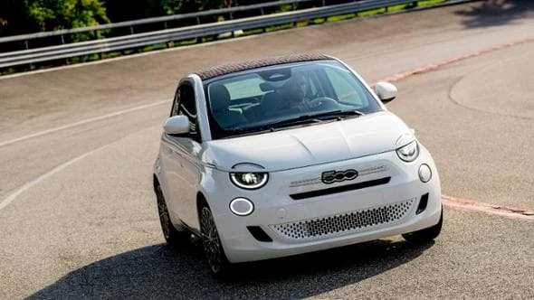 Arriva la Fiat 500 ibrida da 17.000 euro fatta a Mirafiori. Tutte le caratteristiche
