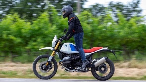 Bmw R 1300 RT e R 12 G/S, grandi viaggi all’insegna del motore boxer. La prova