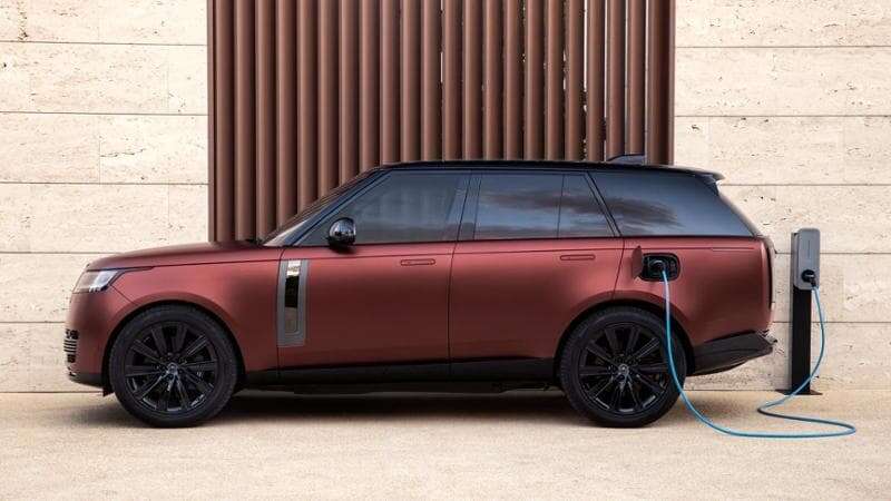 Il gruppo Jaguar Land Rover a tutto ibrido. E per la Range full electric ordini a quota 48.000