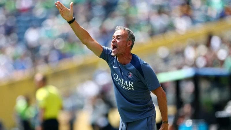 Luis Enrique: “La palla rimbalza come un coniglio, i campi del Mondiale per club non all’altezza”