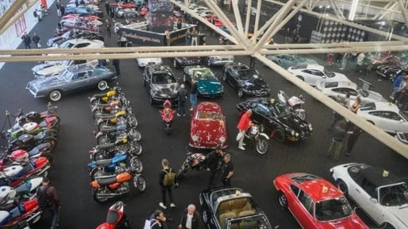 Auto e Moto d’Epoca, la 42esima edizione scalda i motori: le sorprese in programma a Bologna