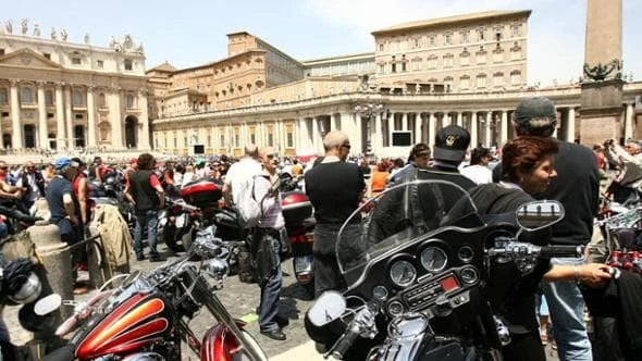 La fede viaggia su due ruote: tutto pronto per il Giubileo dei motociclisti di don Biker