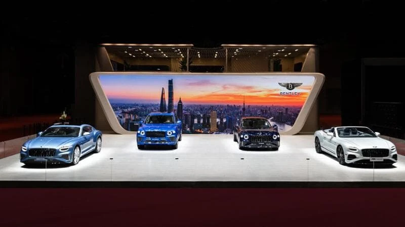 Bentley, nuova variante Azure per Continental GT e Flying Spur