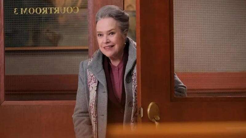 Kathy Bates annuncia il ritiro: “Matlock sarà il mio ultimo ballo”