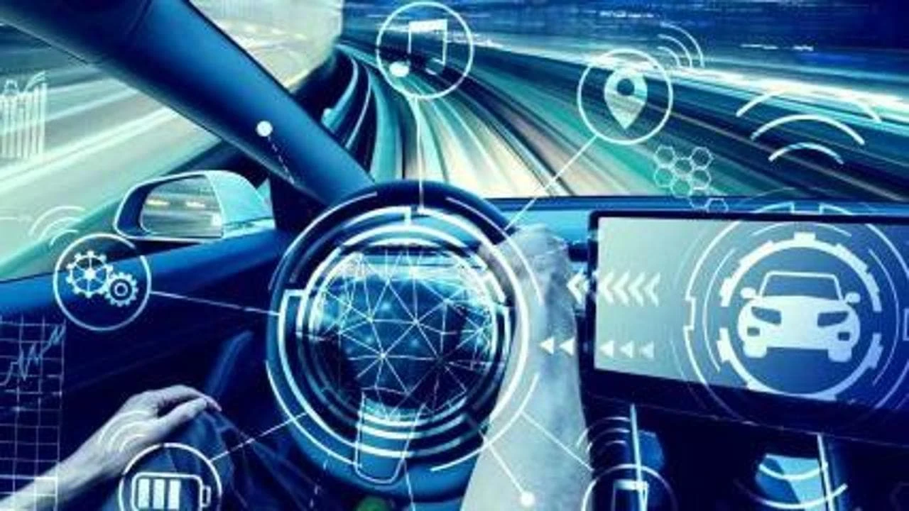 Entro il 2035 le case auto faranno più soldi con il software che con i motori. Ecco come