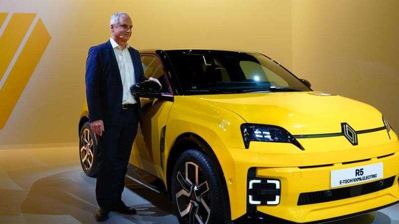 Renault brinda al 2024 grazie al full hybrid e insiste sull’offensiva elettrica