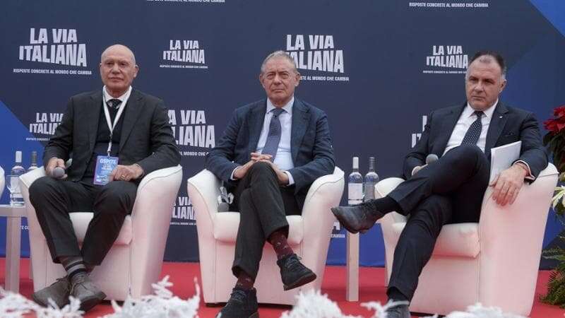 Prove di accordo Stellantis-governo: “Un nuovo inizio per l’auto italiana”