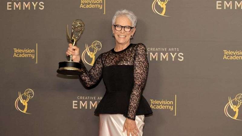 ‘Shogun’ trionfa agli Emmy creativi. Jamie Lee Curtis vince per ‘The bear’