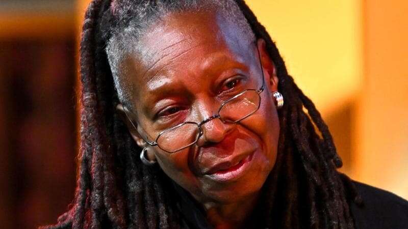 Whoopi Goldberg scrive il suo memoir: dedicato alla madre Emma, racconta la sua carriera tra successi e fallimenti