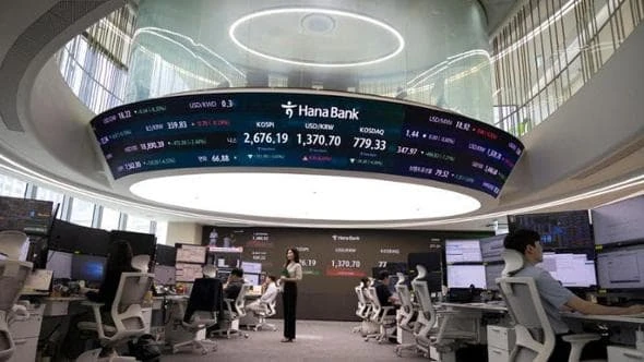 Le Borse di oggi, 4 giugno. Petrolio in calo dopo il cessate il fuoco Israele-Libano