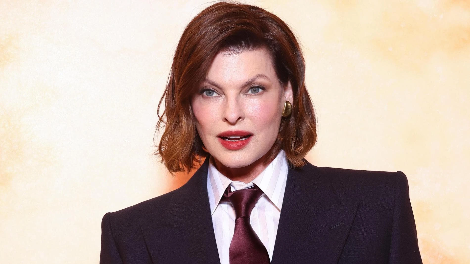 Linda Evangelista, 60 anni da vincente: “Sono viva e farò quello che devo fare. Non ho finito”