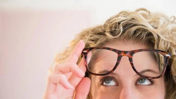 Occhio pigro: cosa si può fare dopo i 50 anni e perché le lenti progressive a volte non funzionano