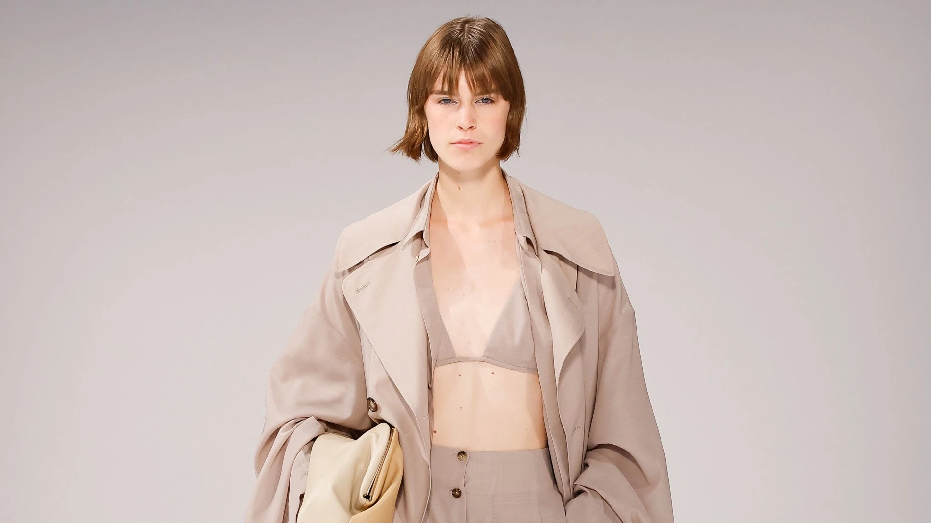 Una donna forte, sofisticata, intelligente. La collezione SS24 di Philosophy by Lorenzo Serafini è per lei