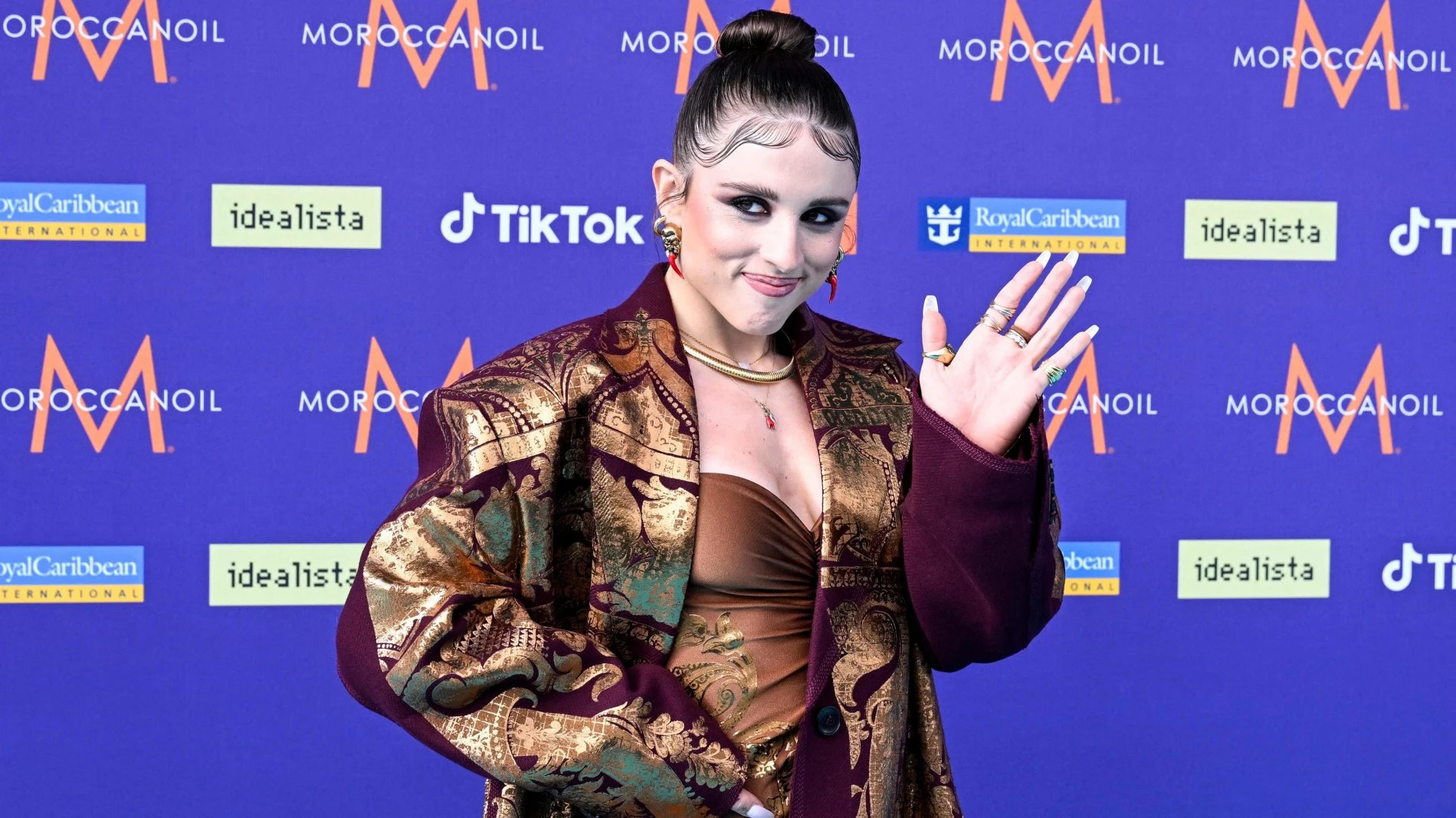 Tutti i look di Angelina Mango all'Eurovision: dal turquoise carpet al palco