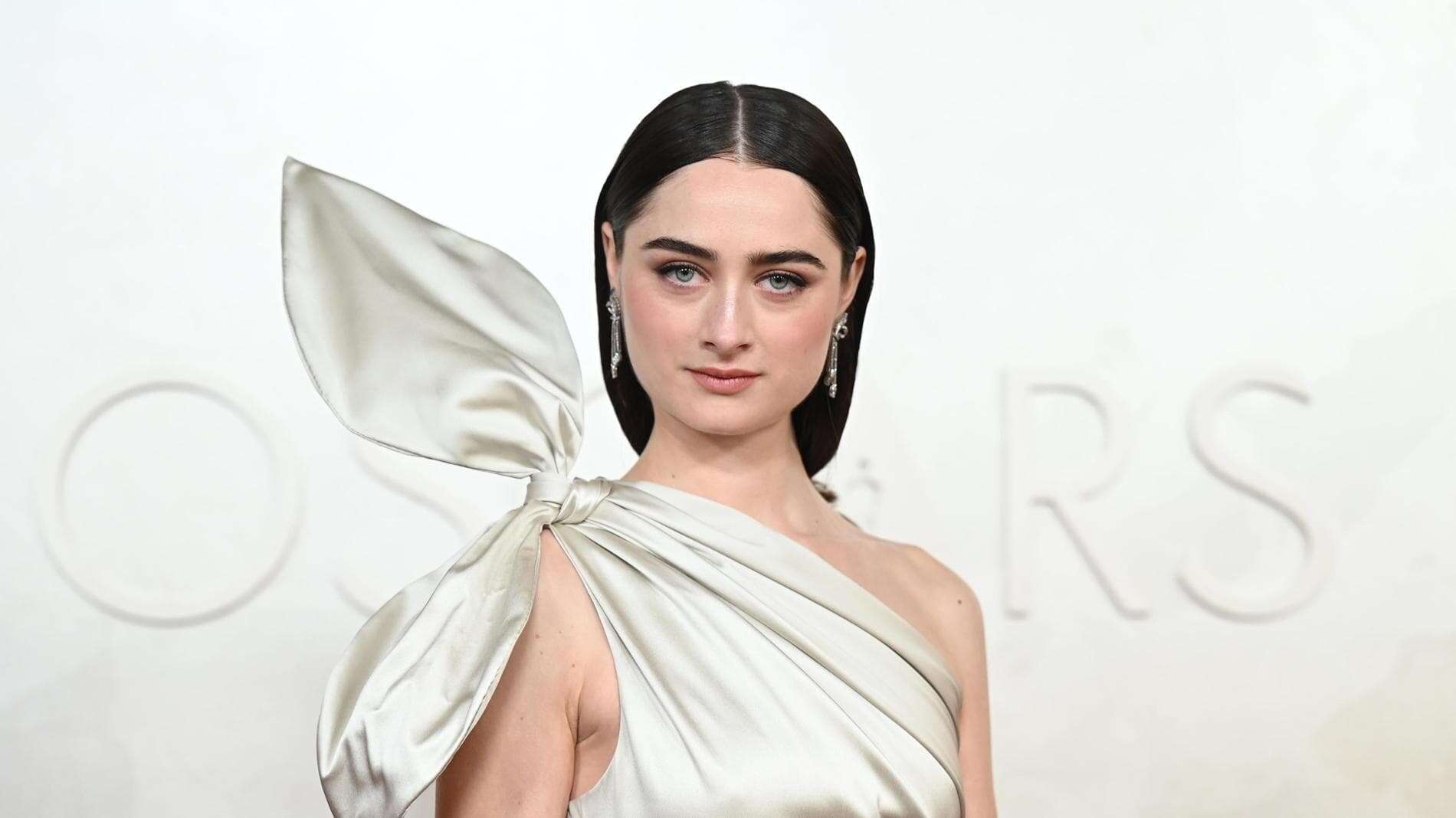 Abiti ‘da sposa’, look da Bond Girl e uomini colorati: dettagli e stranezze della serata Oscar 2025