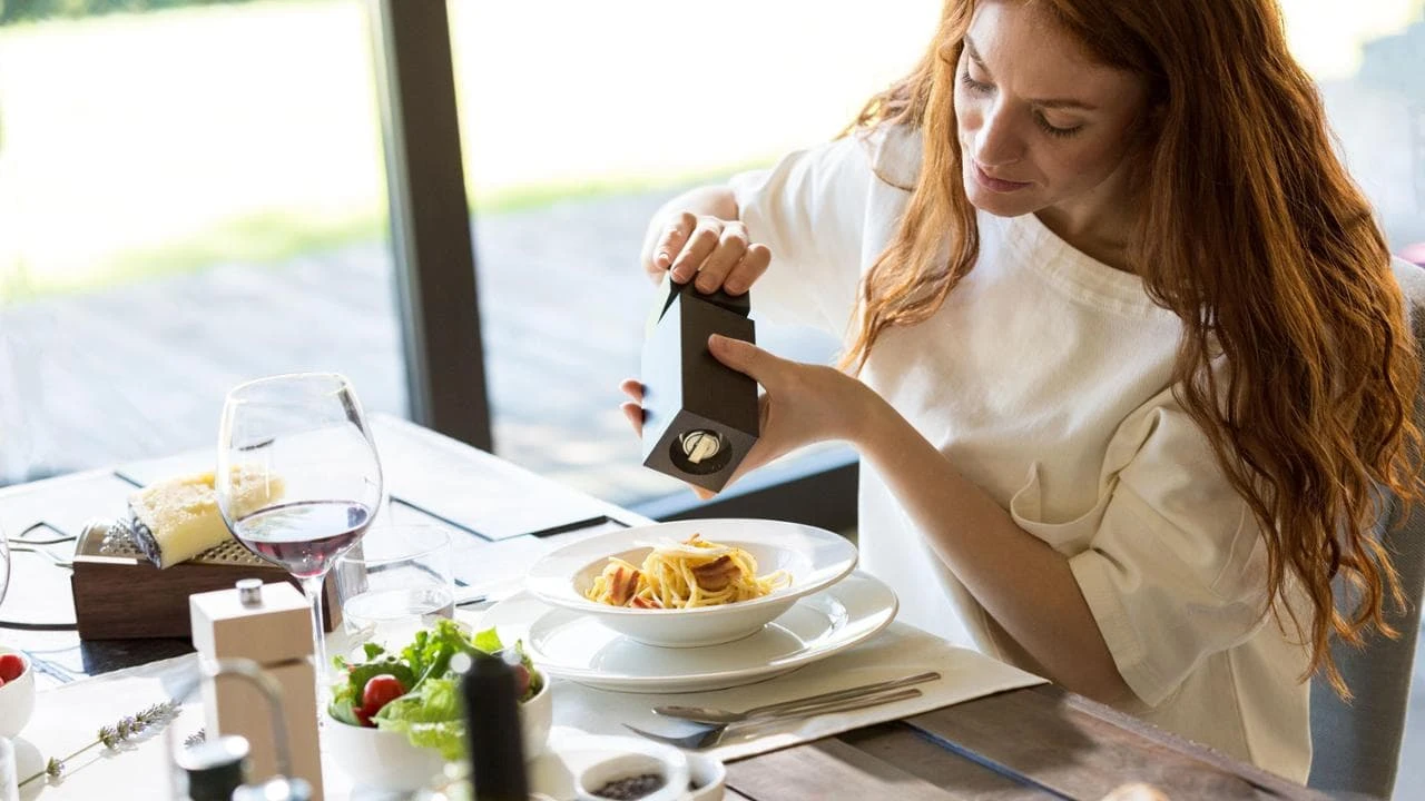 Stop alla dittatura delle diete “Anche una carbonara può far bene alla salute”