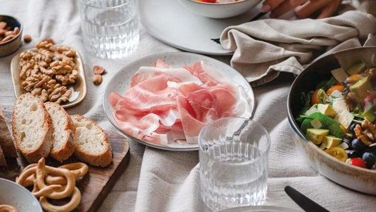 Dal colore allo spessore, ecco un vademecum per comprare il giusto prosciutto