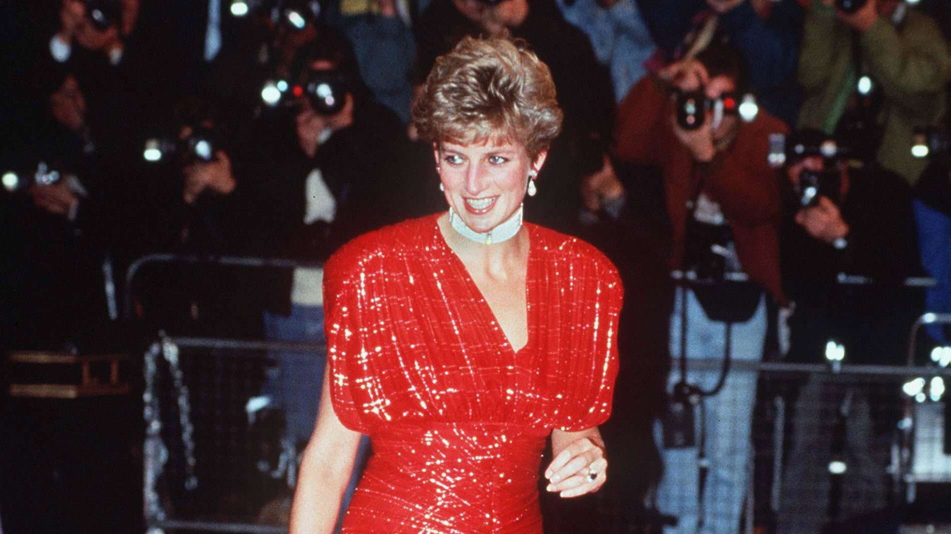 Quanto vale l'eredità di lady Diana? La folle corsa all'acquisto degli abiti appartenuti alla principessa del popolo