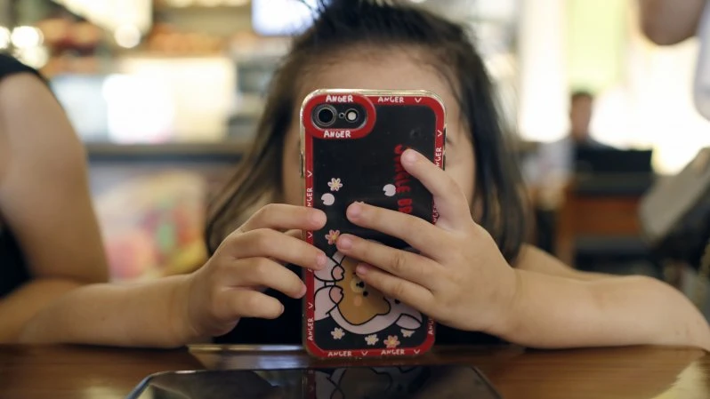 Guida definitiva al parental control: come si fa con gli operatori telefonici, su Android e su iOS