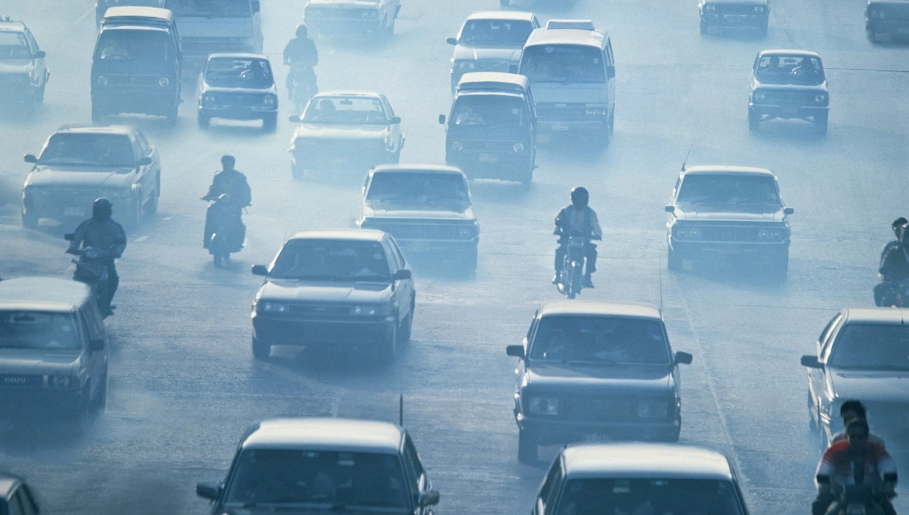 Lo smog aumenta il rischio di infezioni e morte per Covid: i dati dell'ISS