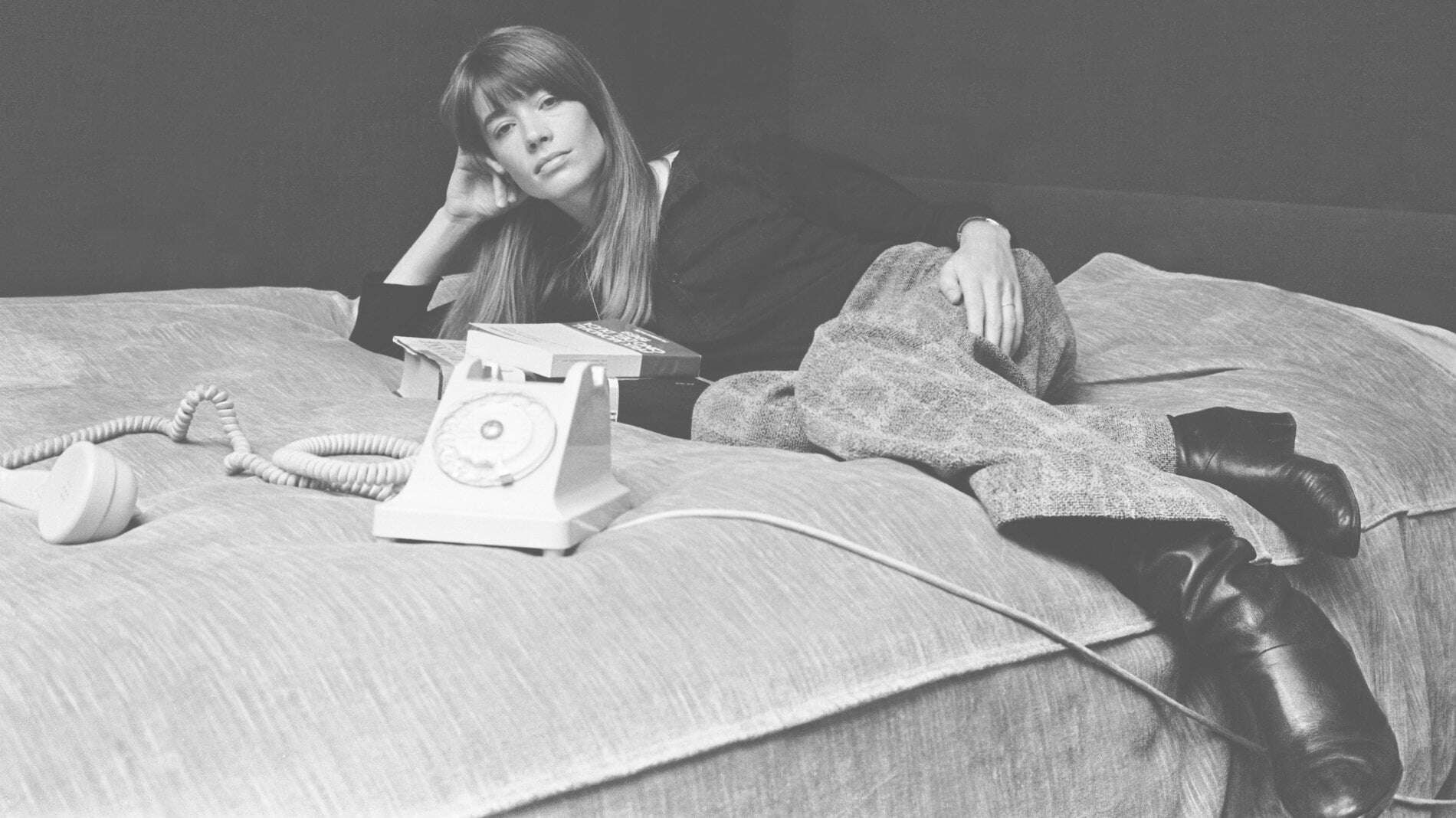 Addio Françoise Hardy icona di stile alla parisienne: l'anti B.B. che ha anticipato la moda di oggi