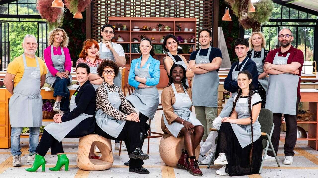 Bake off: ecco la squadra degli aspiranti pasticcieri. Per entrare, la prova davanti a Iginio Massari