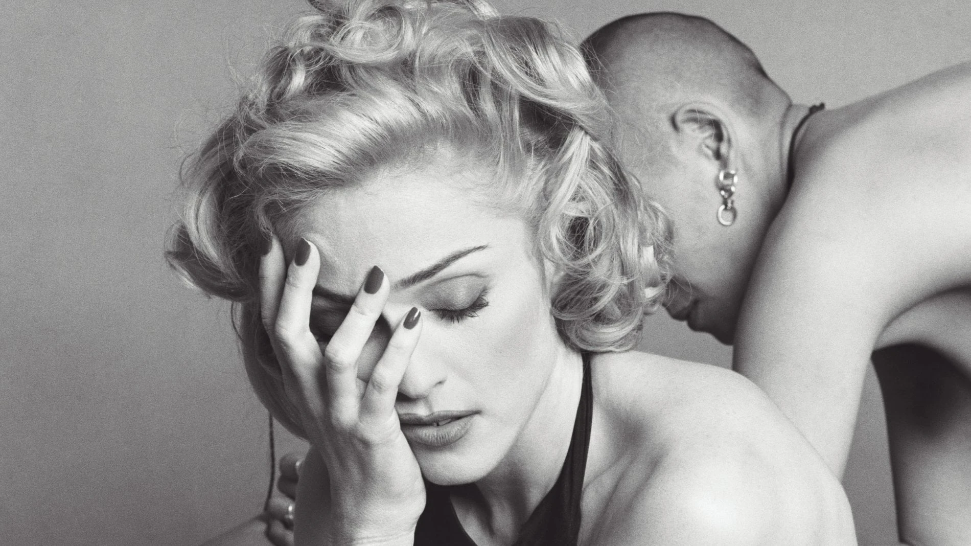 Sex: gli scatti 'scandalosi' del libro di Steven Meisel e Madonna in mostra a Parigi