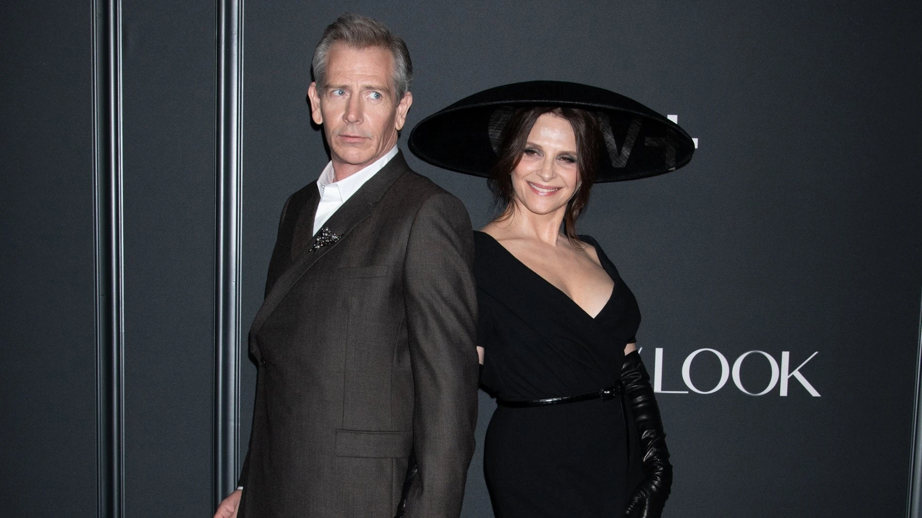 I costumi della serie 'The New Look' vanno in mostra alla Galerie Dior di Parigi