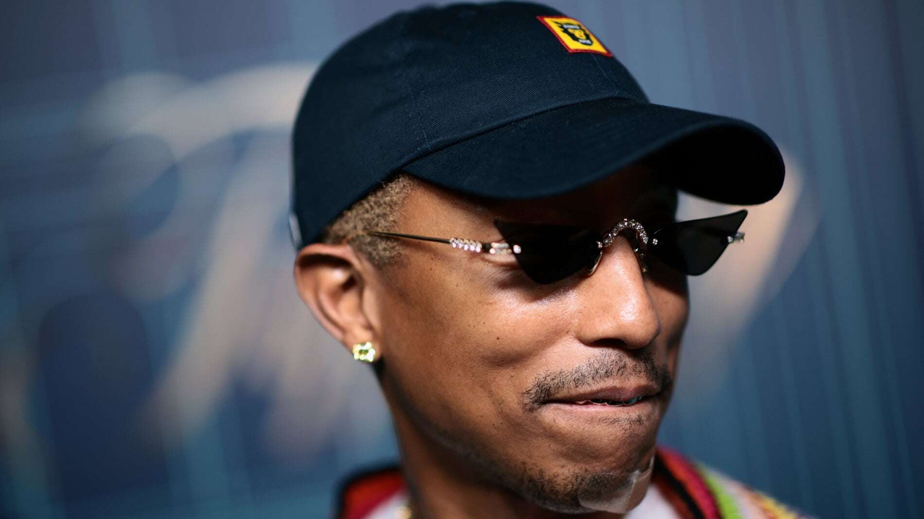 Pharrell prende Parigi. L'asta, la mostra, le collezioni: dove trovarlo durante la fashion week