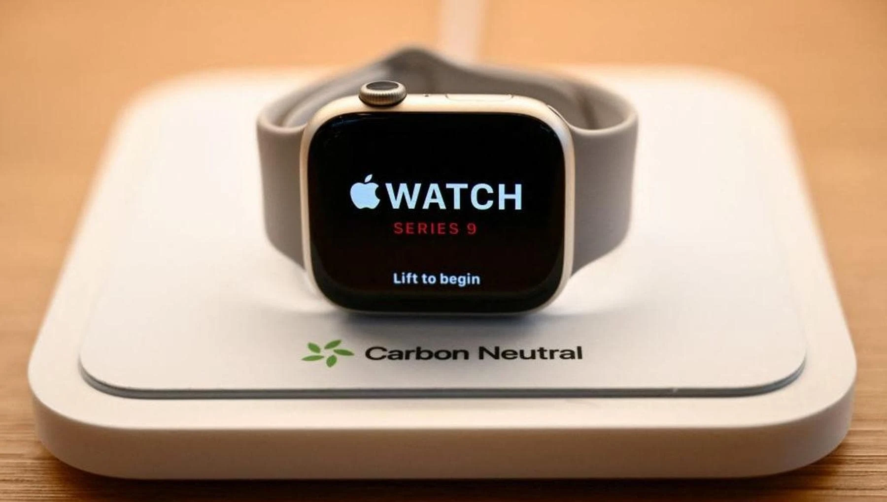 Per un tribunale tedesco gli spot sull’Apple Watch a emissioni zero sono “fuorvianti”