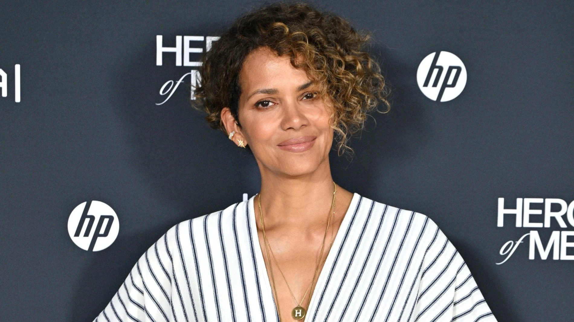 Halle Berry da Bond Girl a guru del benessere (e dell'age positivity)