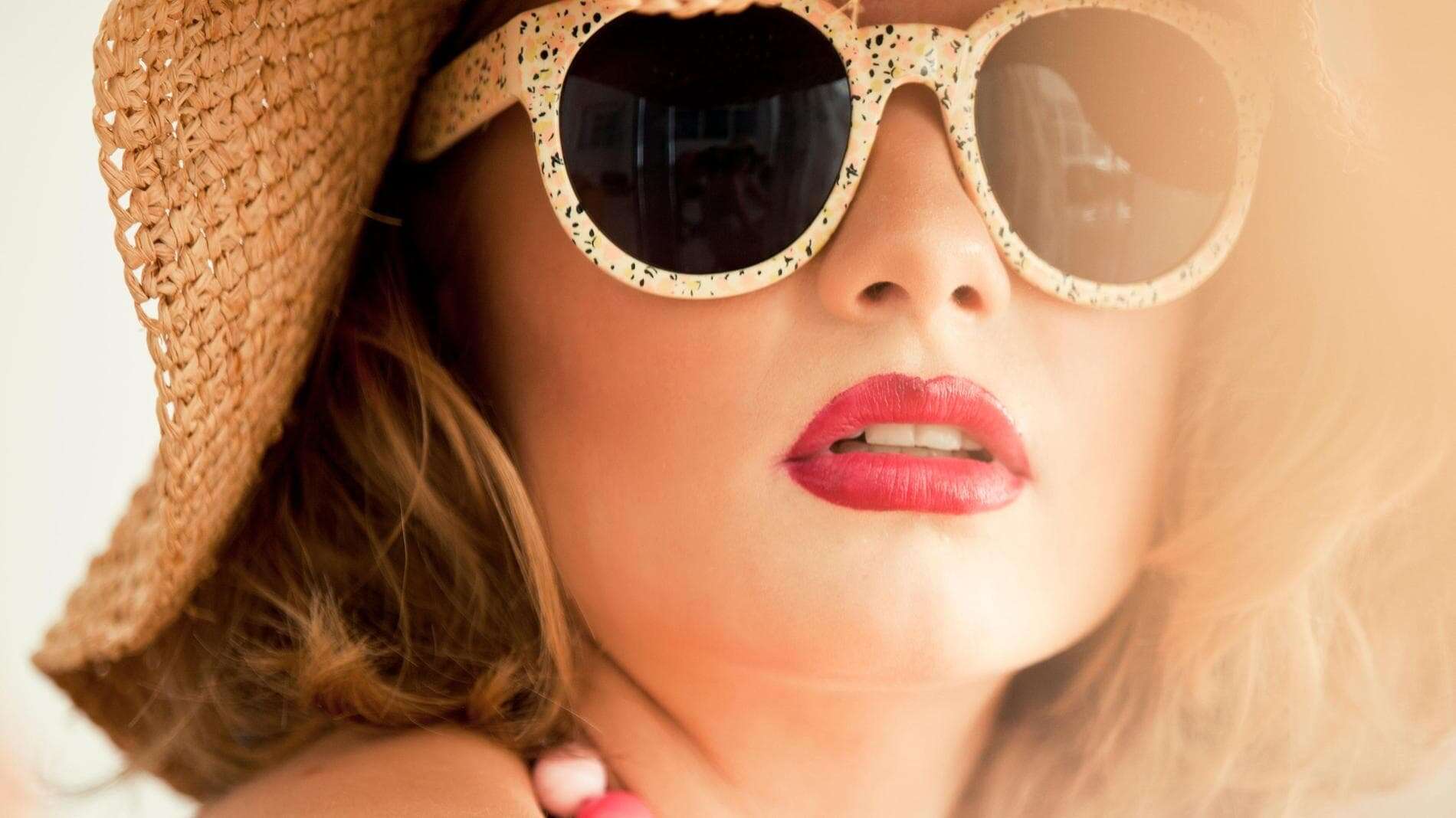 Come far resistere il trucco al caldo? Quattro consigli anti afa e sudore