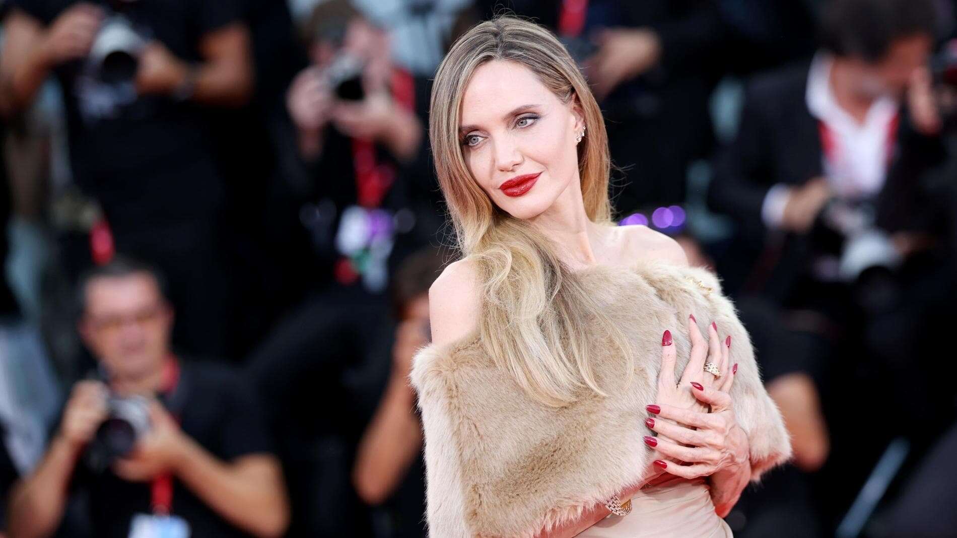 Angelina Jolie, Meghan Markle, Jennifer Lopez: Tamara Ralph, la stilista amata delle celebrities. “La mia couture è per donne forti”