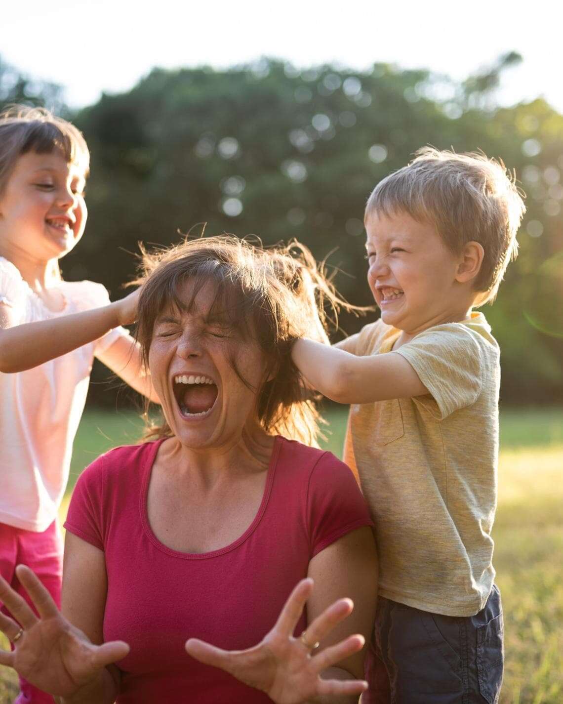 “Mamma non ti arrabbiare!”. Cinque regole per non finire a urla e porte sbattute con i figli. Da cosa si comincia? Dal capire qual è l’innesco che provoca la collera