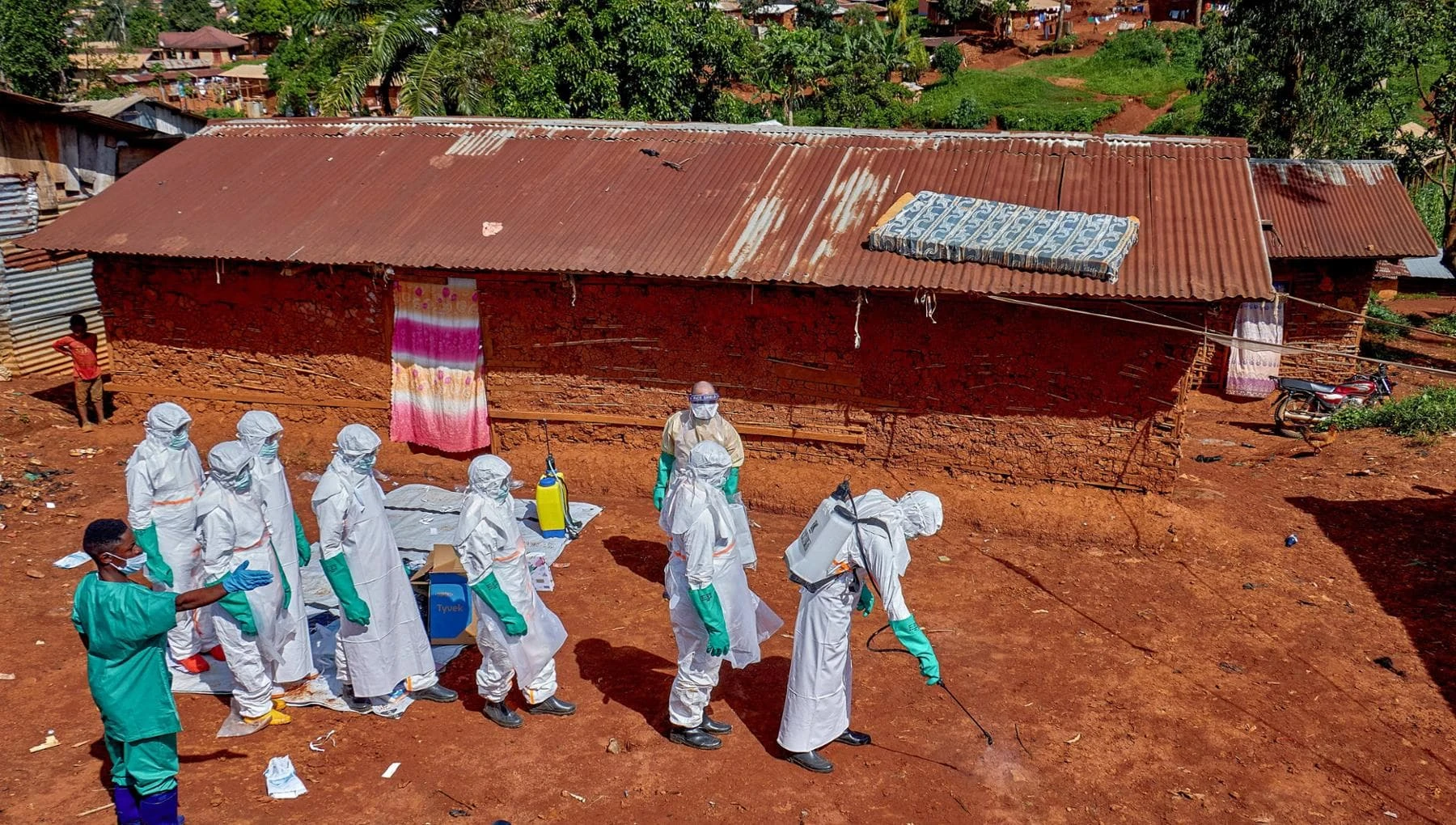 Ebola: cresce l’allarme in Africa e ora l’Italia non è più a rischio zero