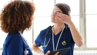 Tumori e rischio burnout. Ecco perché è importante prendersi cura di chi cura