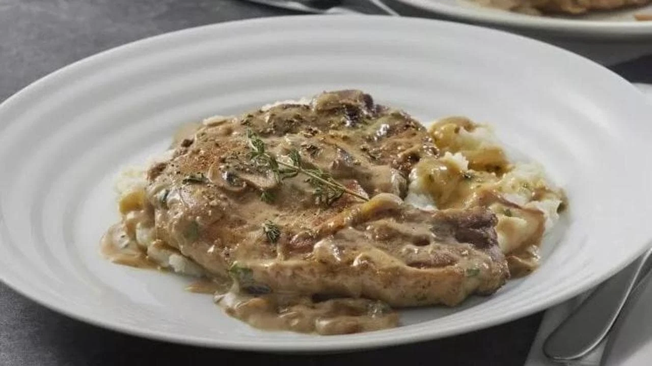 La saga degli Stroganoff e quella fettina di manzo diventata comfort food