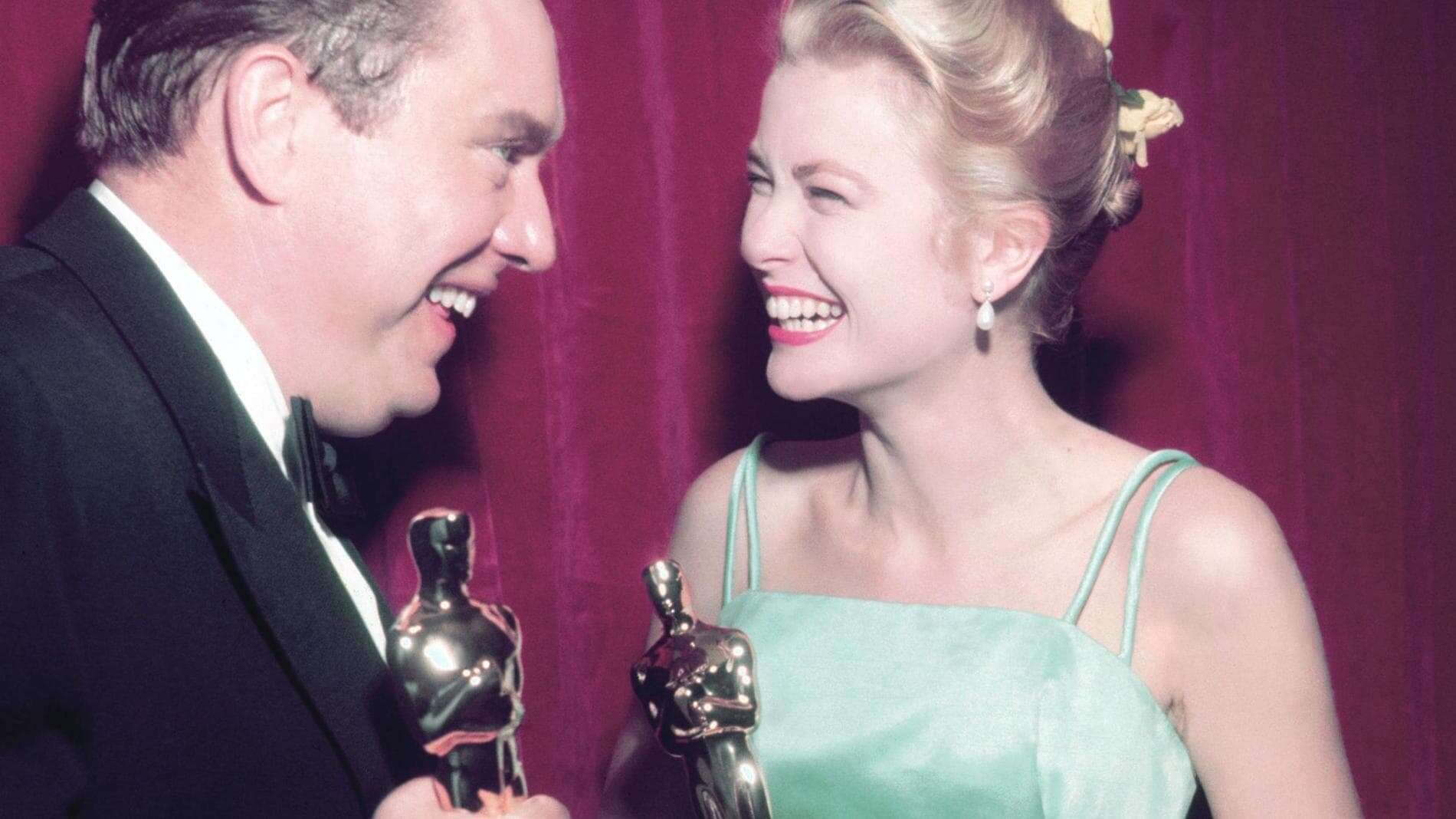 La storia degli Oscar dagli anni Venti a oggi: tra curiosità, scandali e abiti memorabili