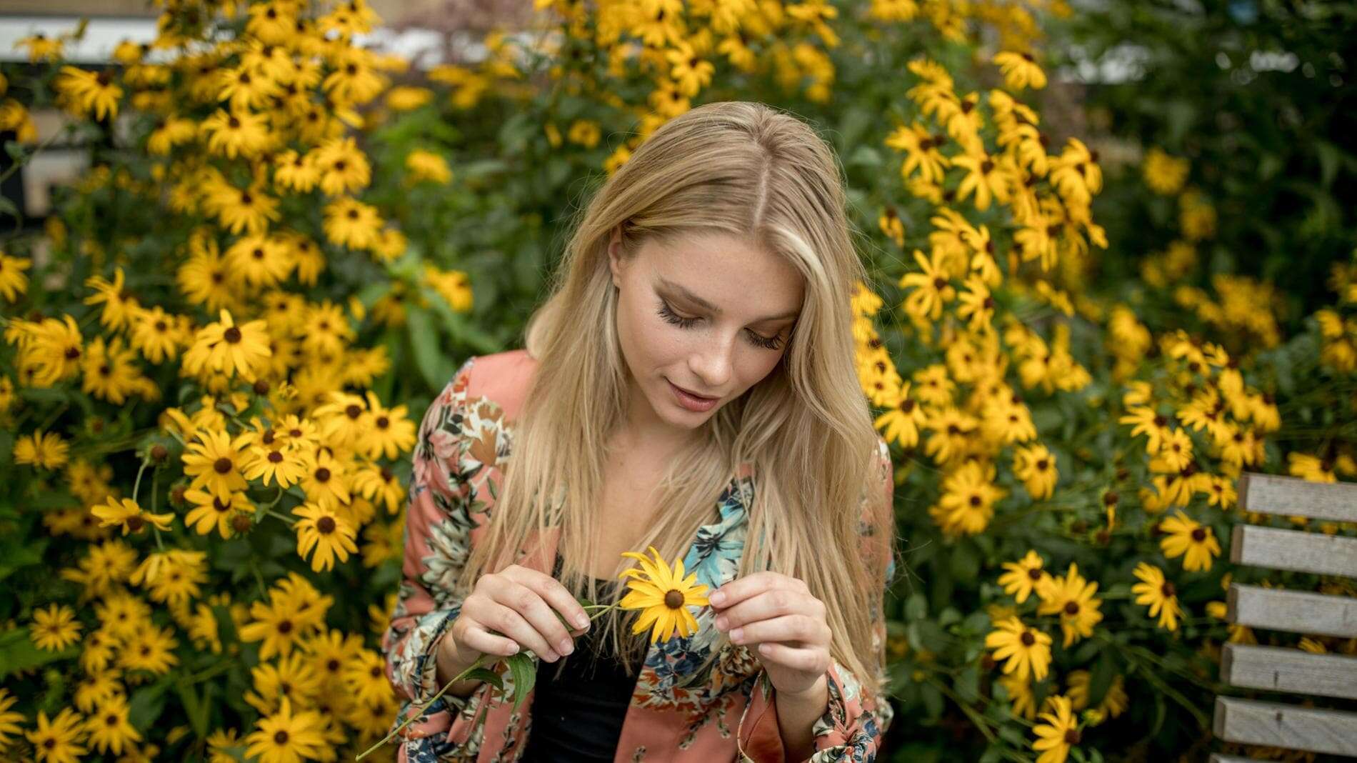 Rinascite, la storia della flower designer Flavia D.: “Ho vissuto sempre sotto controllo, con mio padre e poi con mio marito. L’indipendenza è arrivata grazie... ai fiori”