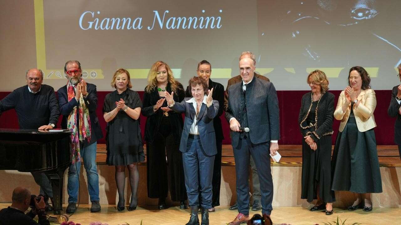 Gianna Nannini premiata a Merano: “Il mio vino ha 700 anni, per me è importante come la musica”