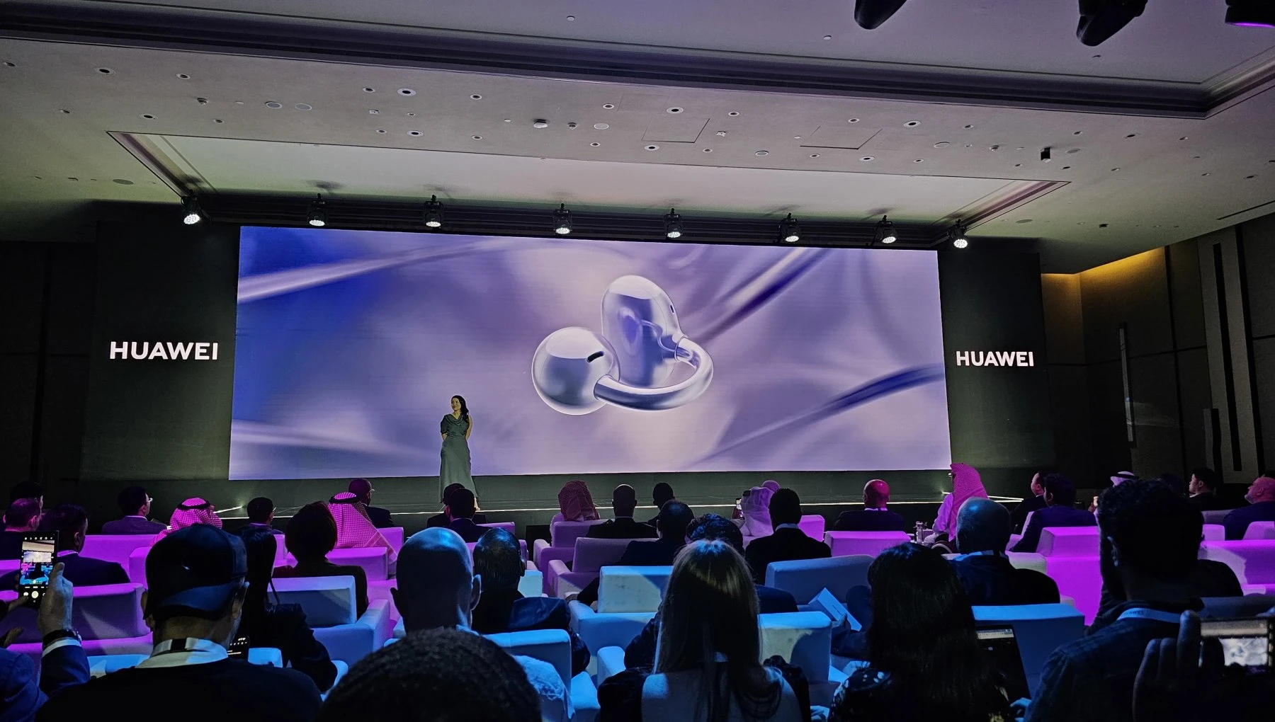 Huawei ha presentato a Dubai tre nuovi prodotti: il feeling con gli Emirati Arabi non è casuale