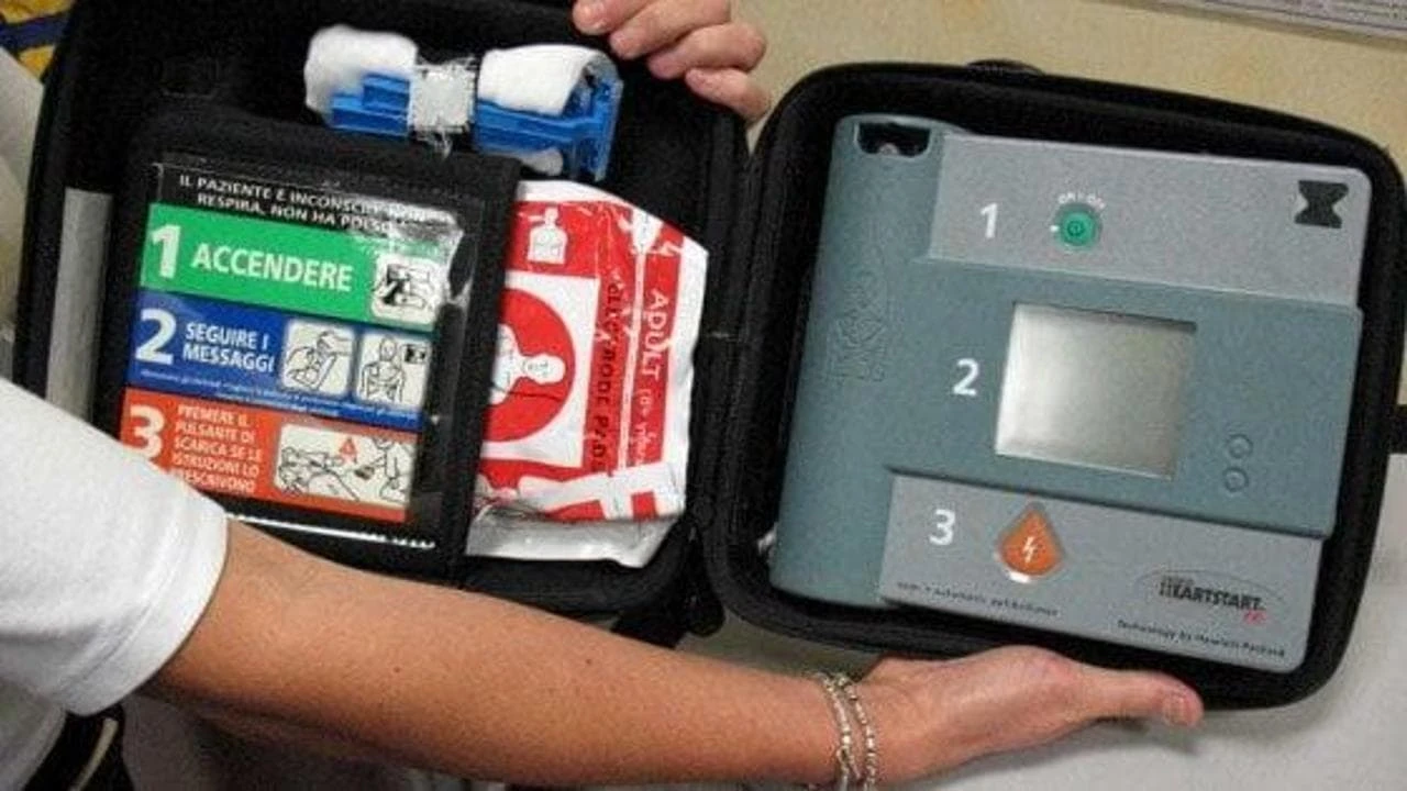 Arresto cardiaco, se vuoi la patente impara (anche) rianimazione e massaggio
