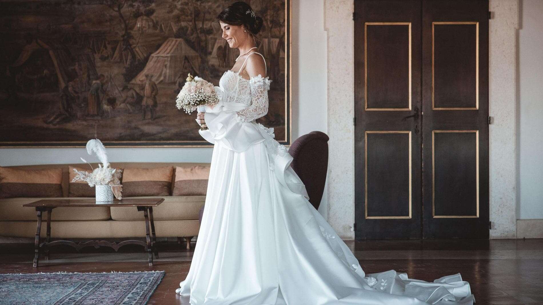 Matrimoni, dalla sposa coquette agli allestimenti ‘wild deco’: le tendenze nuziali del 2025