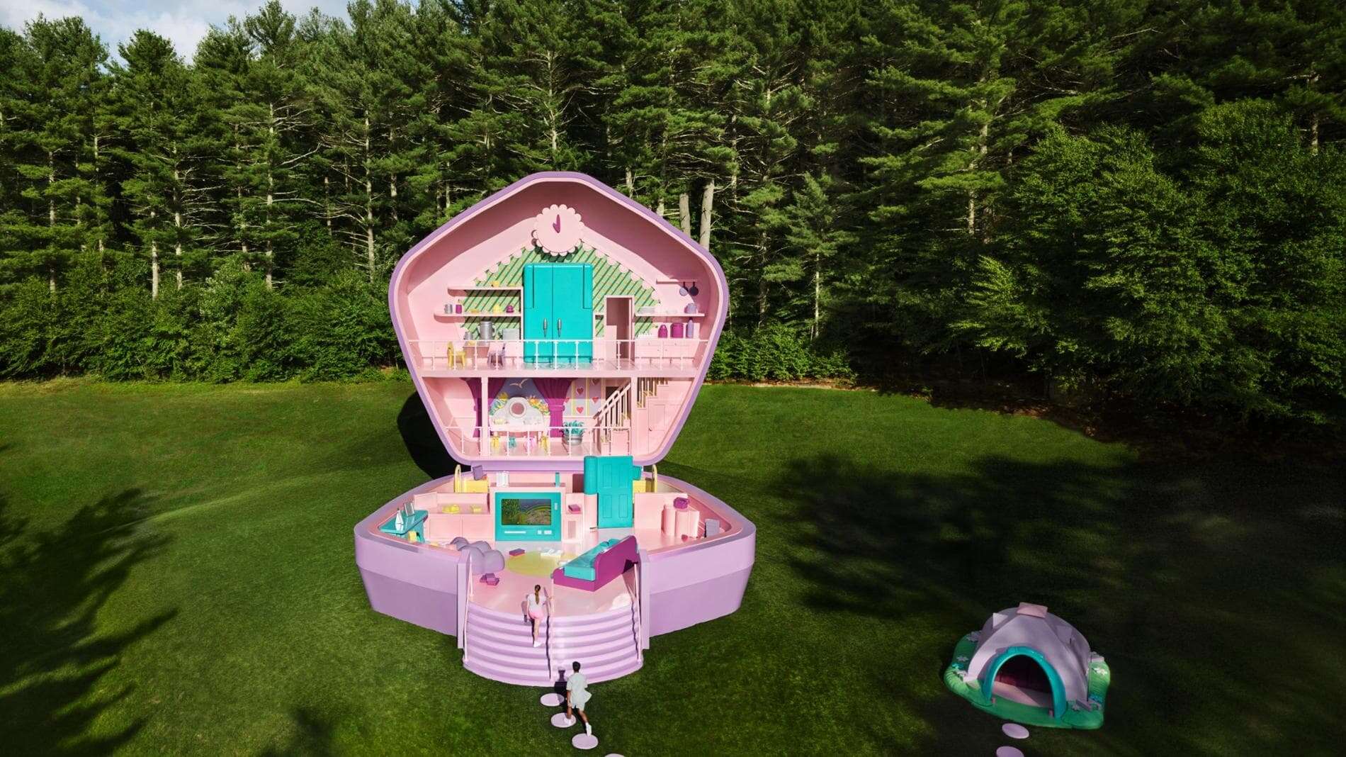 Polly Pocket diventa host e apre le porte del suo cofanetto vintage (in formato gigante) su Airbnb. Millennials, preparate le valigie!