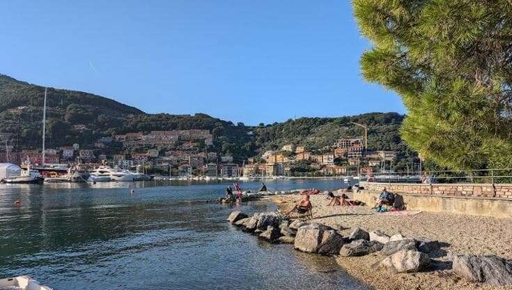 Mele, fichi, fagiolana, vino: la bellezza e la bontà dei borghi della Liguria