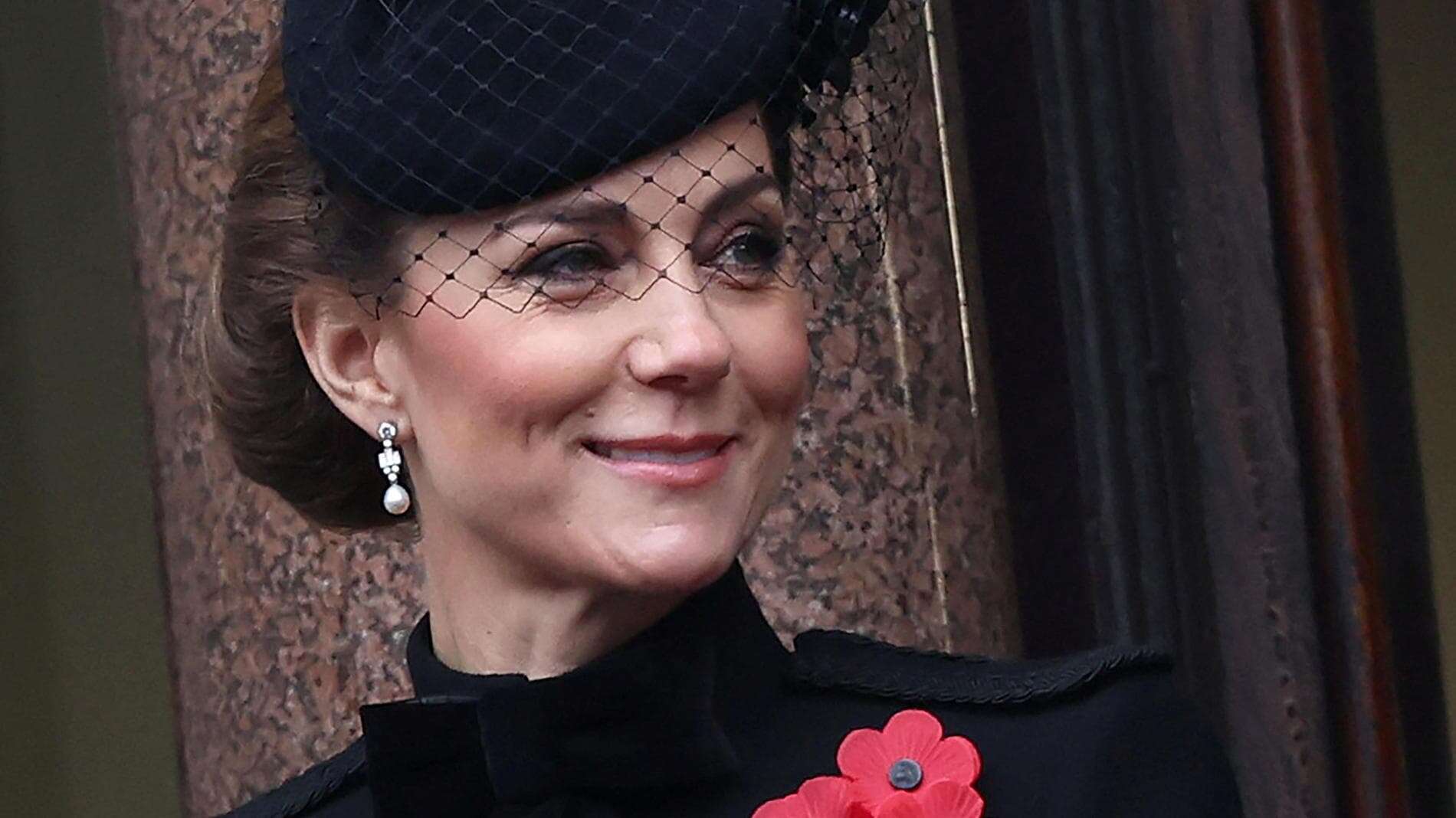 Kate al Remembrance Day e quell’outfit ‘rassicurante’ scelto per il suo ritorno sulla scena