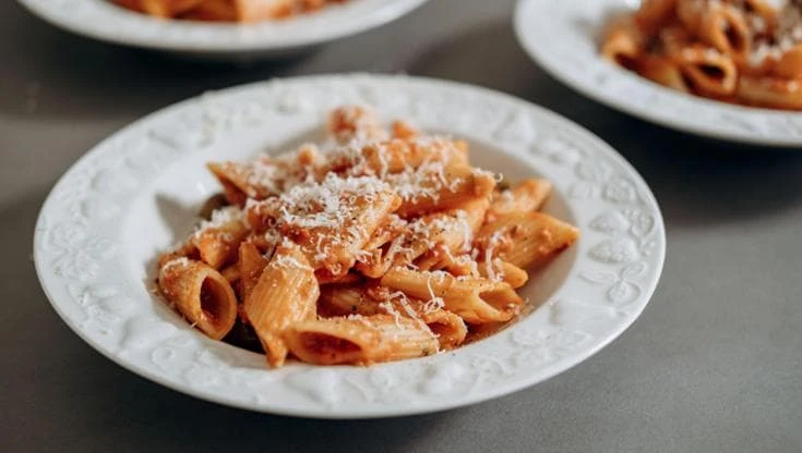 Nei ristoranti Grana padano al posto del Parmigiano reggiano, e fioccano le multe