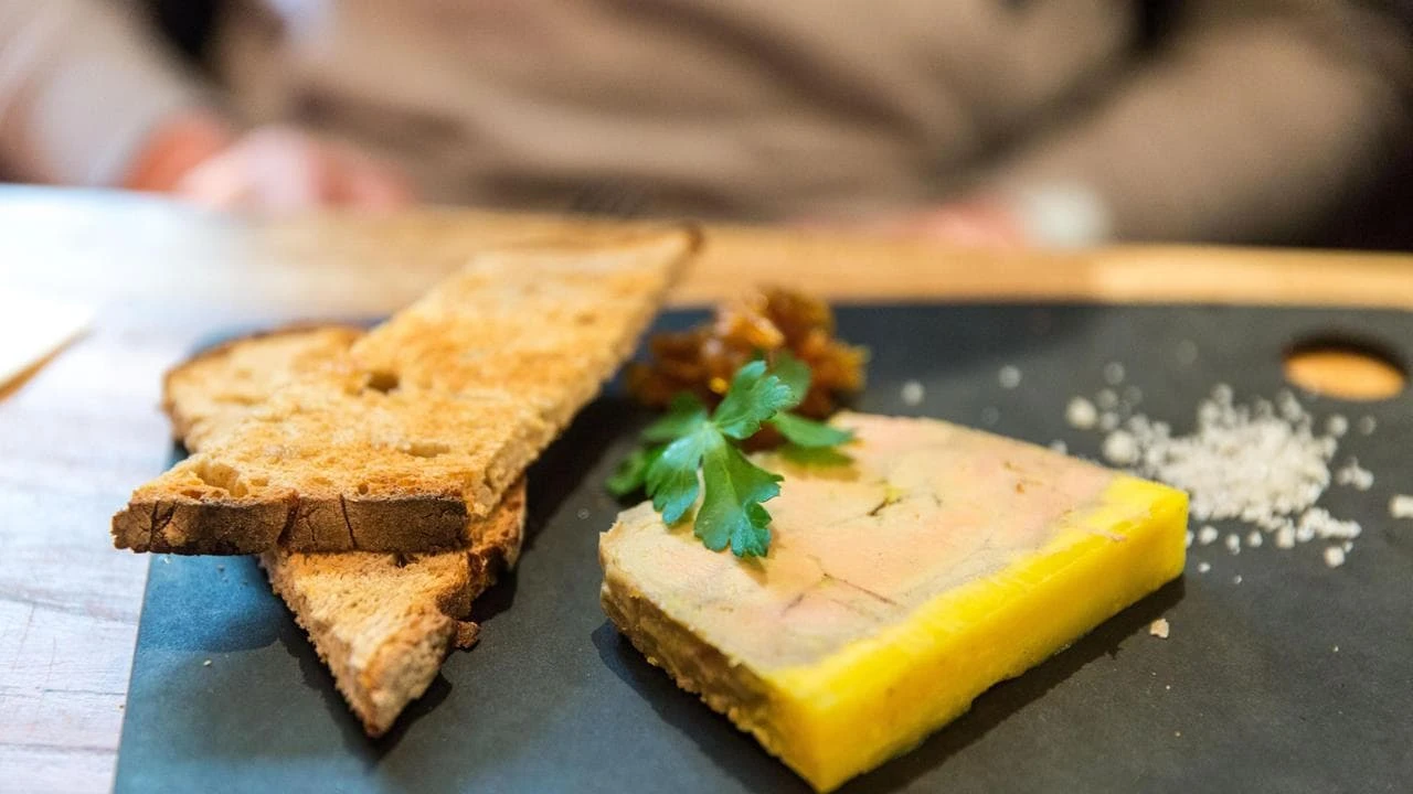 Foie gras, anche il Brasile dice no: “Per produrlo si usa una pratica crudele”
